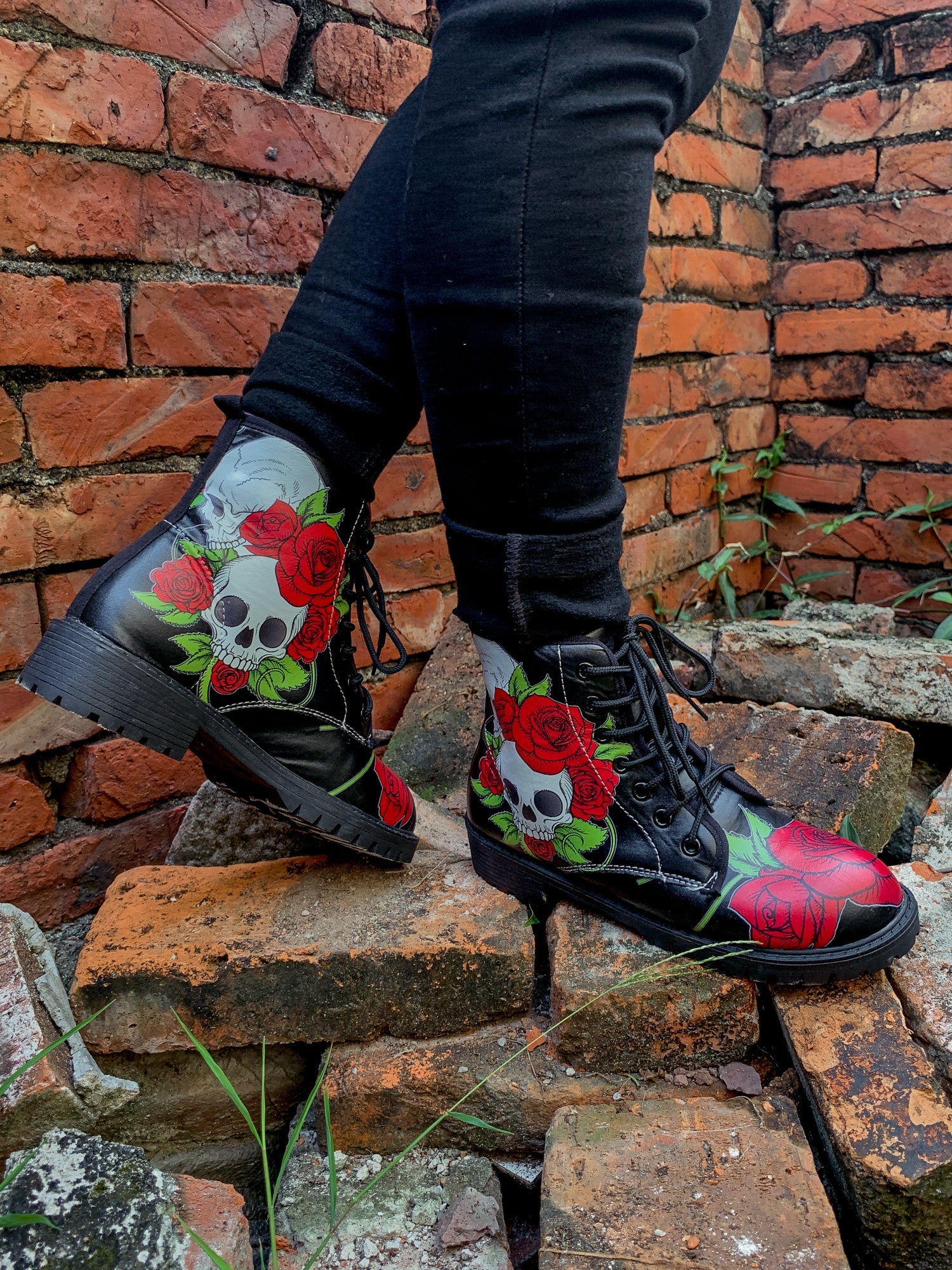 En Bloom | Skull-Rose Black Ankle Flat Combat Boots