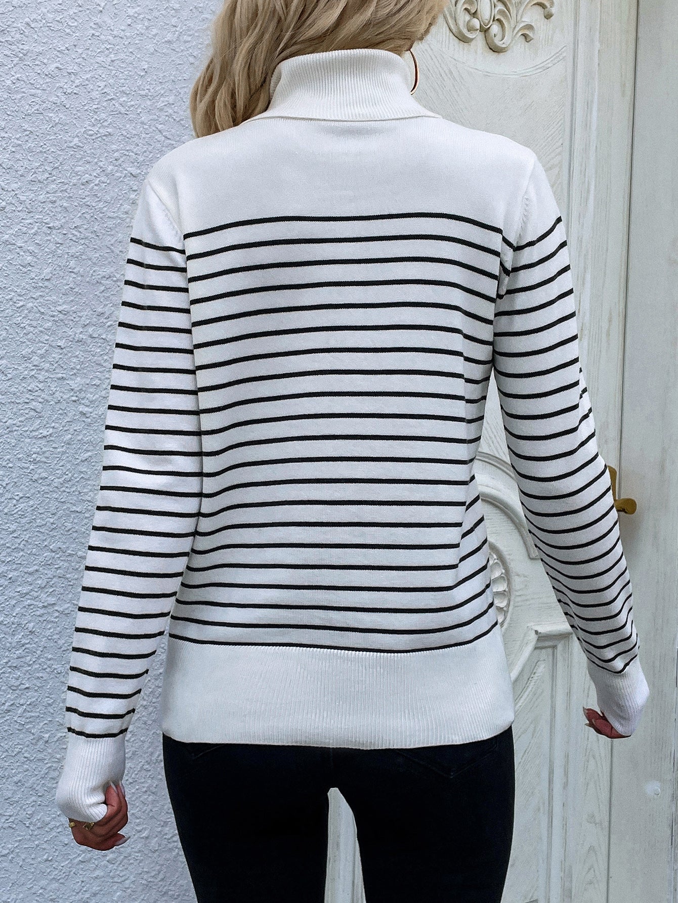 Smaibulun | Cream Stripe Turtleneck Knit Top