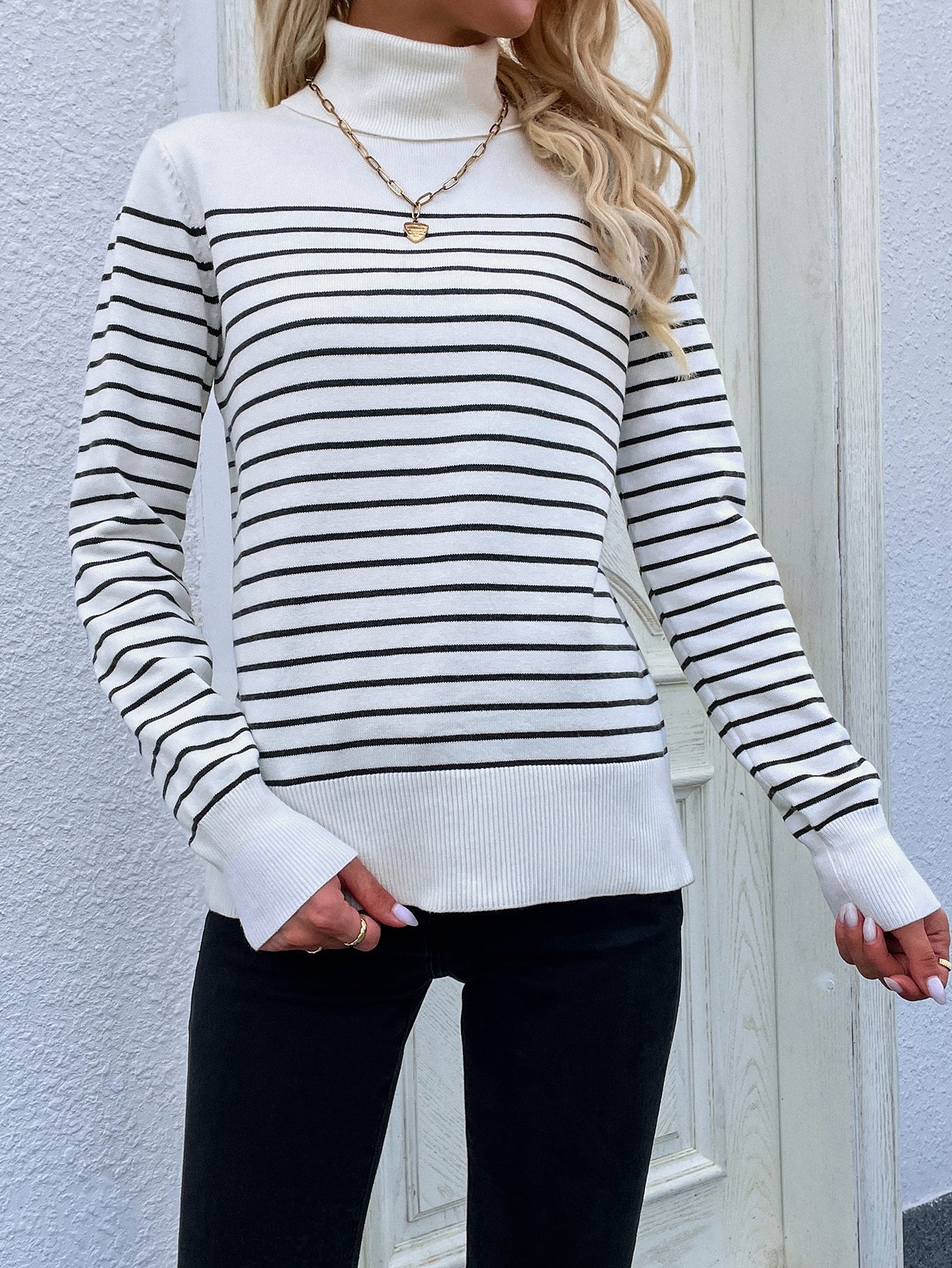 Smaibulun | Cream Stripe Turtleneck Knit Top