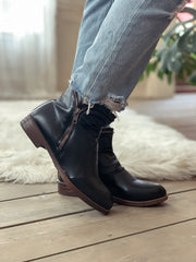 En Bloom | Black Side Zip Ruched Ankle Boot