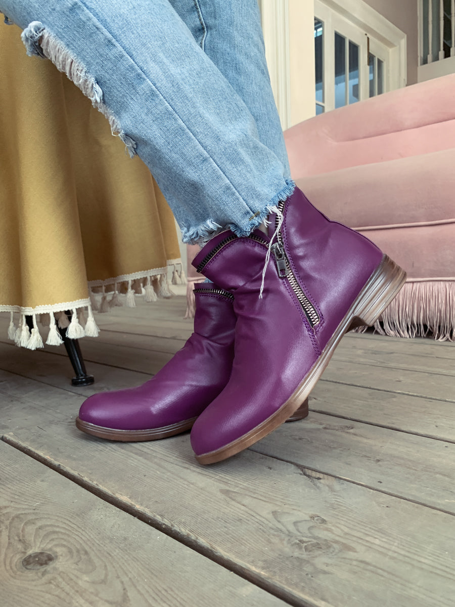 En Bloom | Purple Side Zip Ruched Ankle Boot