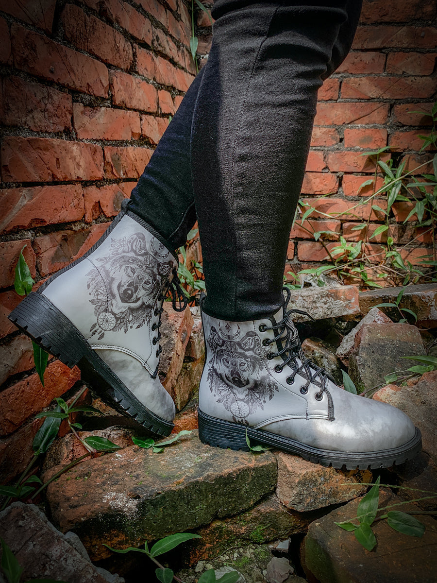 En Bloom | Werewolf Grey Combat Boot