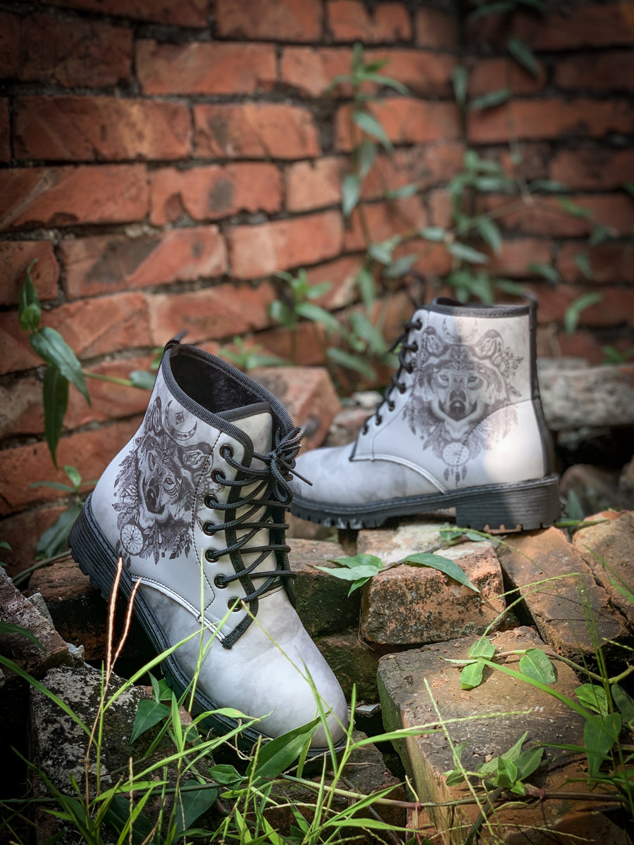 En Bloom | Werewolf Grey Combat Boot