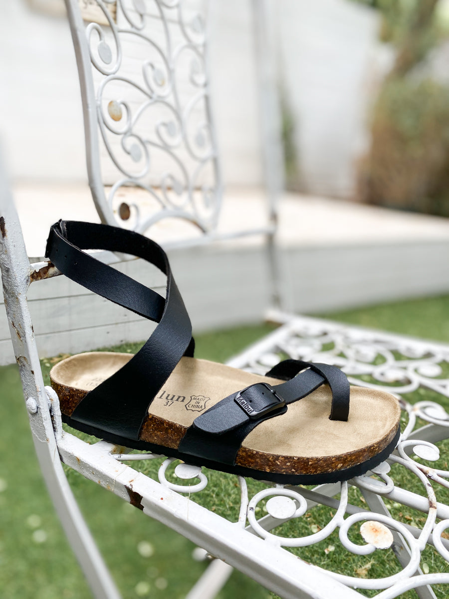 Maibulun | Crisscross Thong Buckle-up Ankle Strappy Sandals