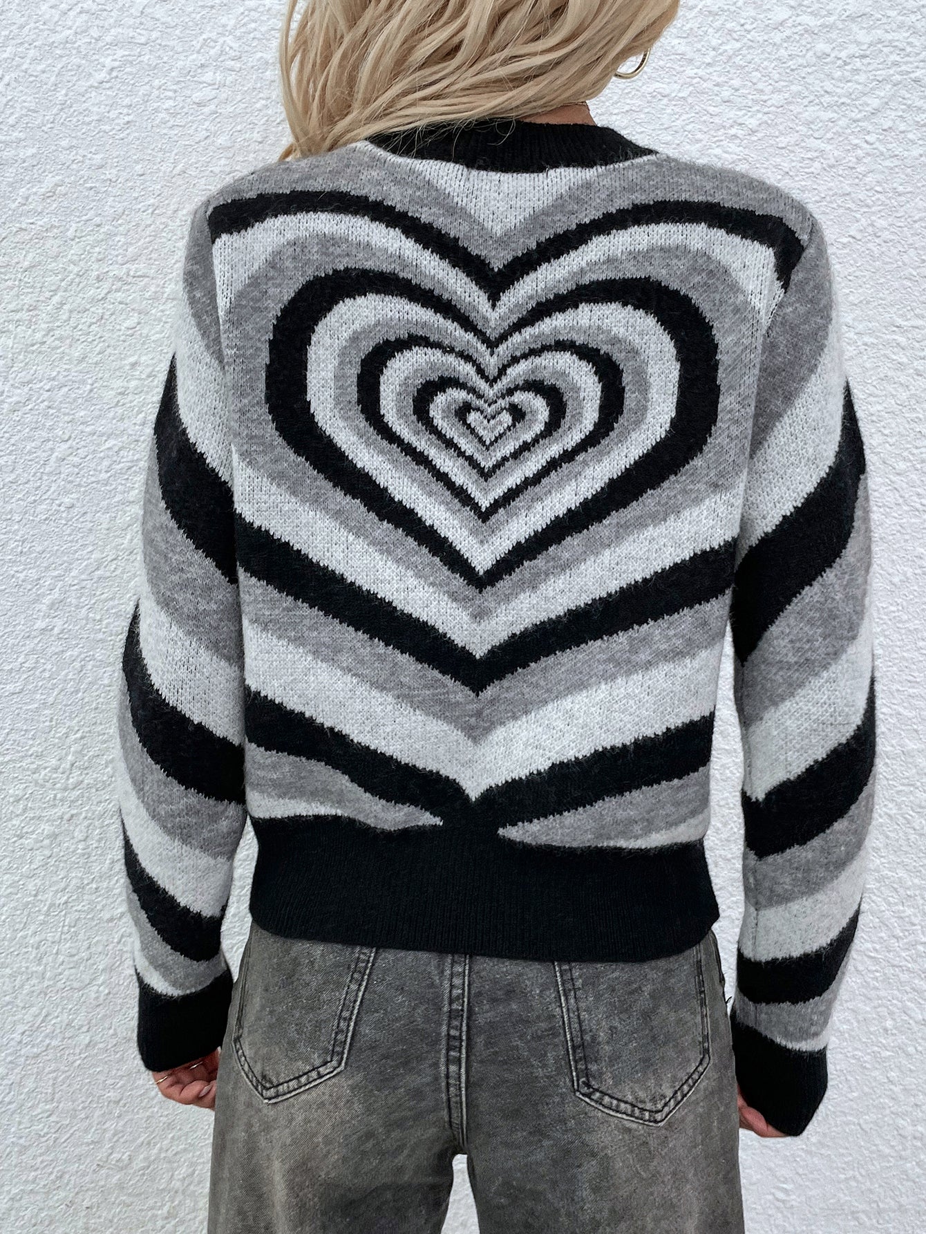 Smaibulun | Black Grey Heart Ring Knit Top