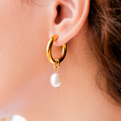 Isla Pearl Drop Earrings