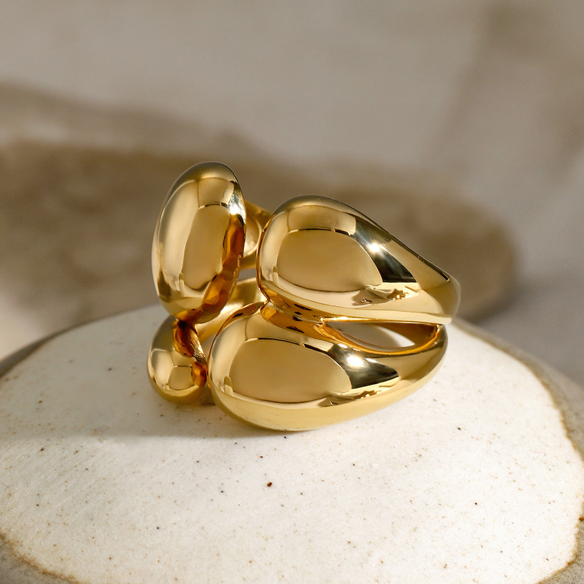 Isla Pebble - Sculpted Gold Ring