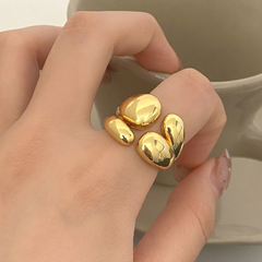 Isla Pebble - Sculpted Gold Ring