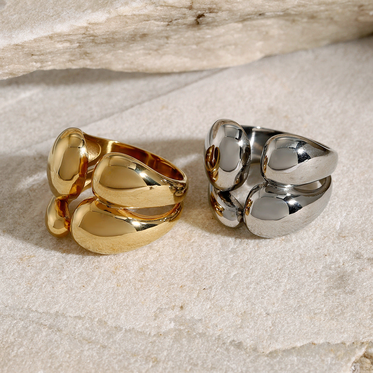 Isla Pebble - Sculpted Gold Ring