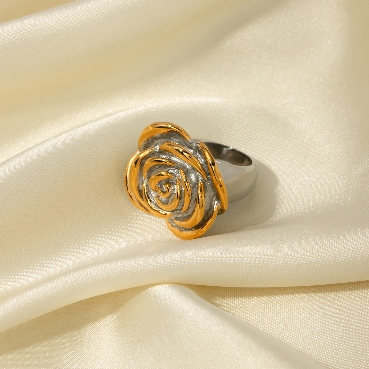 Lisette Bloom Gold Ring