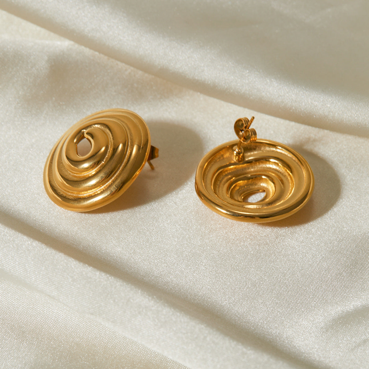 Luxe Spiral - Gold Round Earrings