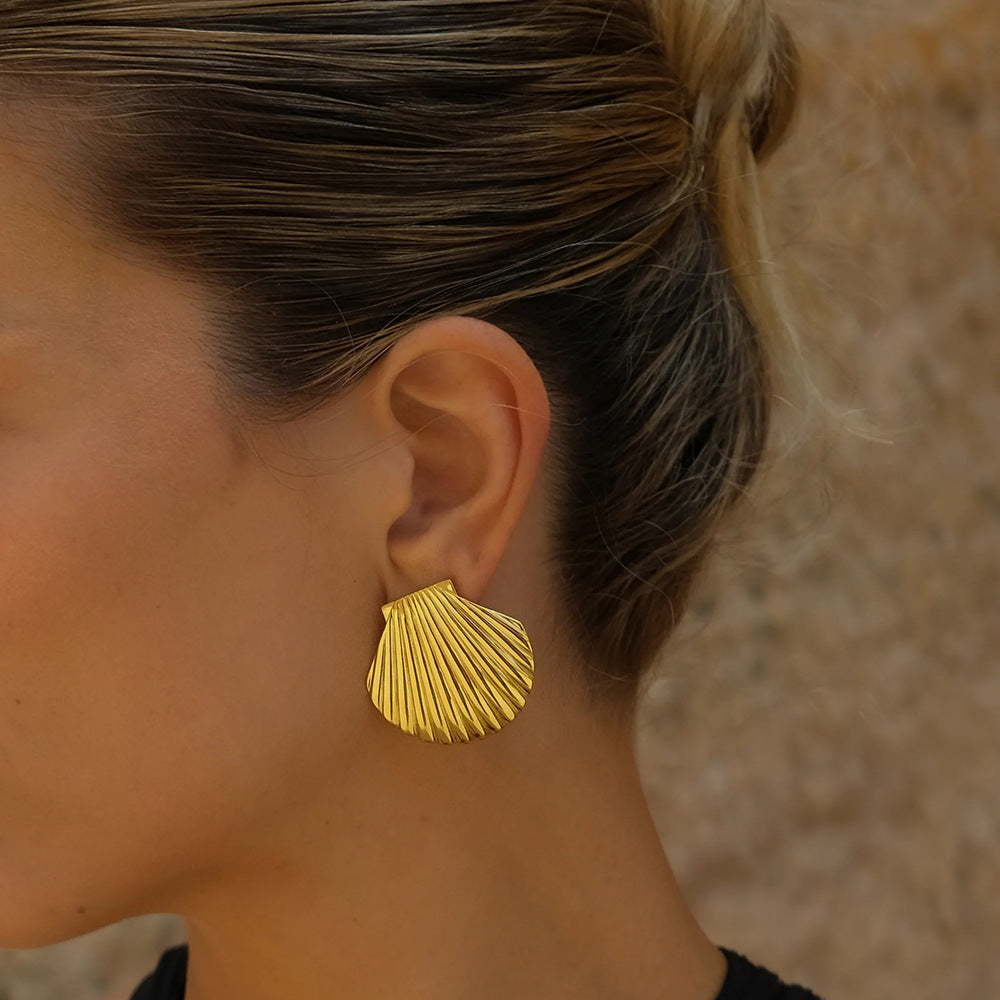 Marina Seashell Gold Earrings