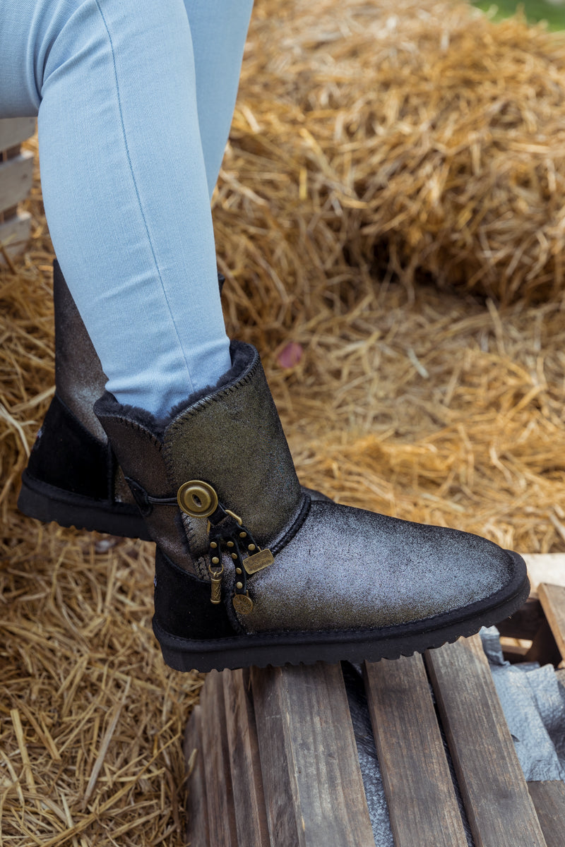 SMAIBULUN Ugg | FAUX FUR-LINED COOPER LOCK TASSEL BOOT - BLACK