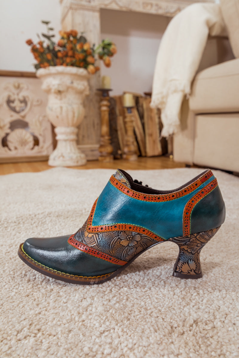 SOFFIA | FLORAL EMBOSSED LEATHER PUMP NAVY