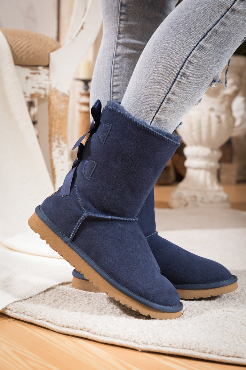 SMAIBULUN Ugg | DOUBLE RIBBON BOW SUEDE BOOT - Navy