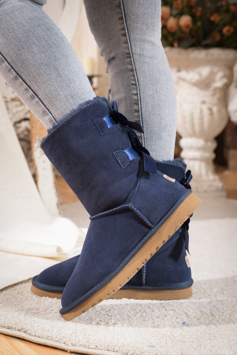 SMAIBULUN Ugg | DOUBLE RIBBON BOW SUEDE BOOT - Navy