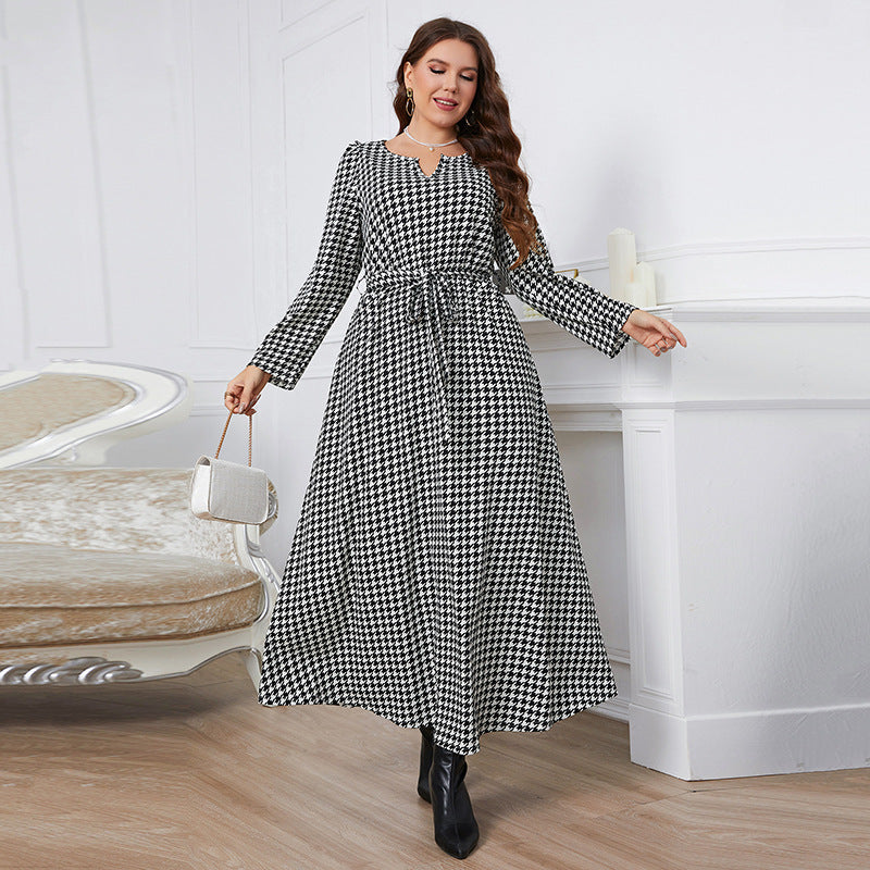 Graceful Lady round Neck Black White Plaid Cinched plus Size Dress