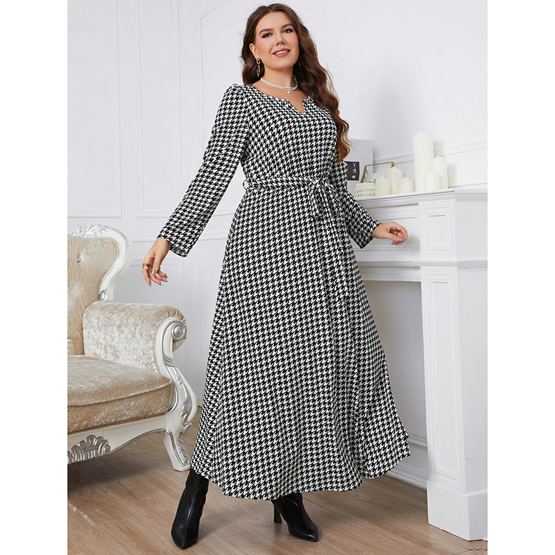 Graceful Lady round Neck Black White Plaid Cinched plus Size Dress