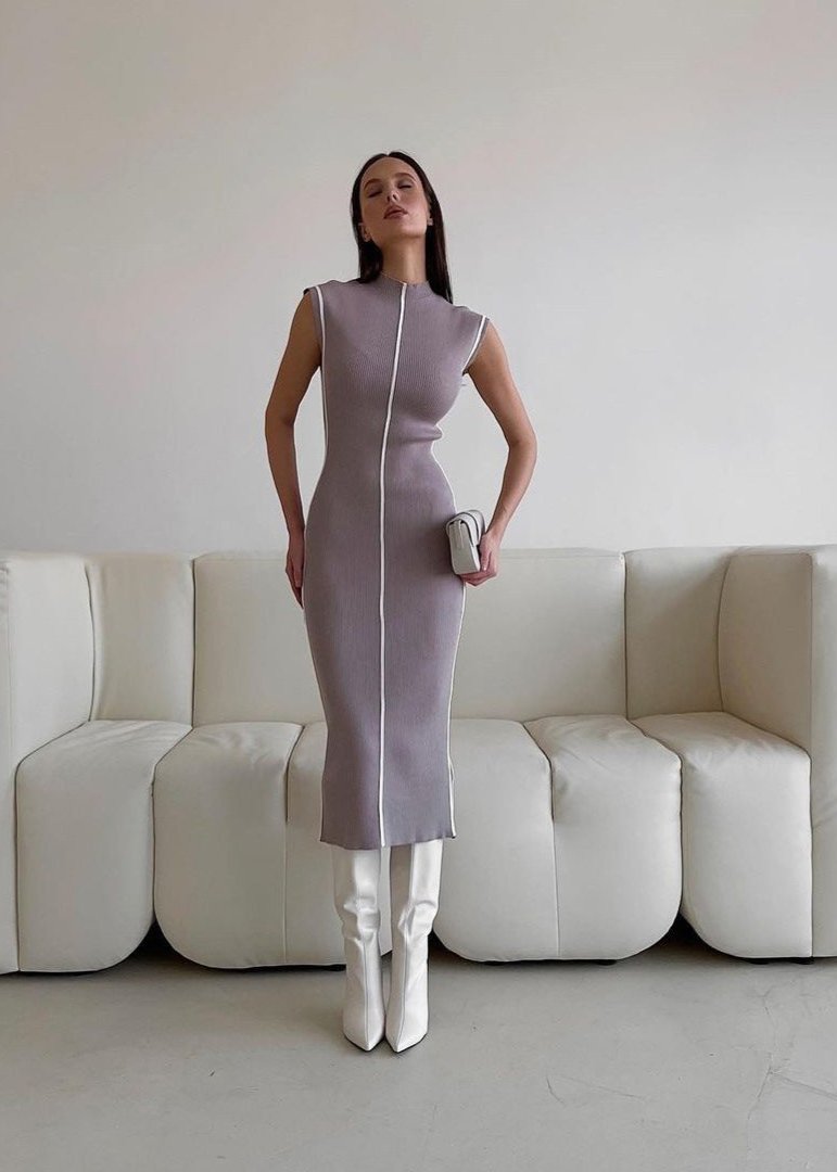 Contour Elegance Ribbed Midi Dress