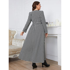 Graceful Lady round Neck Black White Plaid Cinched plus Size Dress