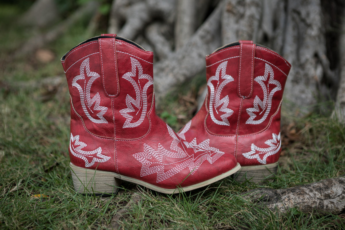 EN BLOOM | SWIRL EMBROIDERED COWGIRL RED