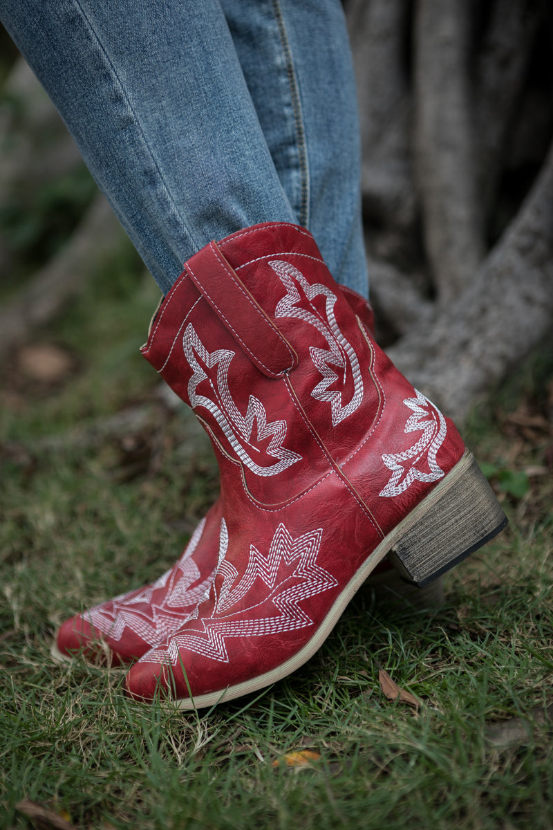 EN BLOOM | SWIRL EMBROIDERED COWGIRL RED