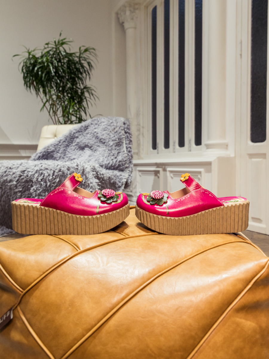 SOFFIA | Genuine Leather Red Ribbed-Sole Floral Appliqued Clogs