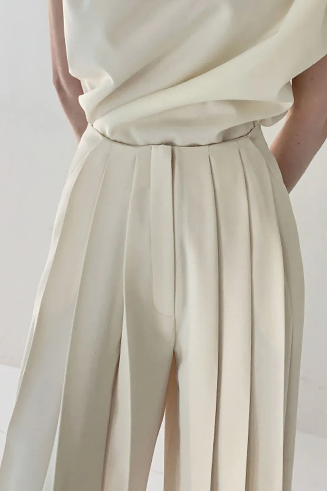 Saga Solid Pleated High Waist Wide Leg Pants