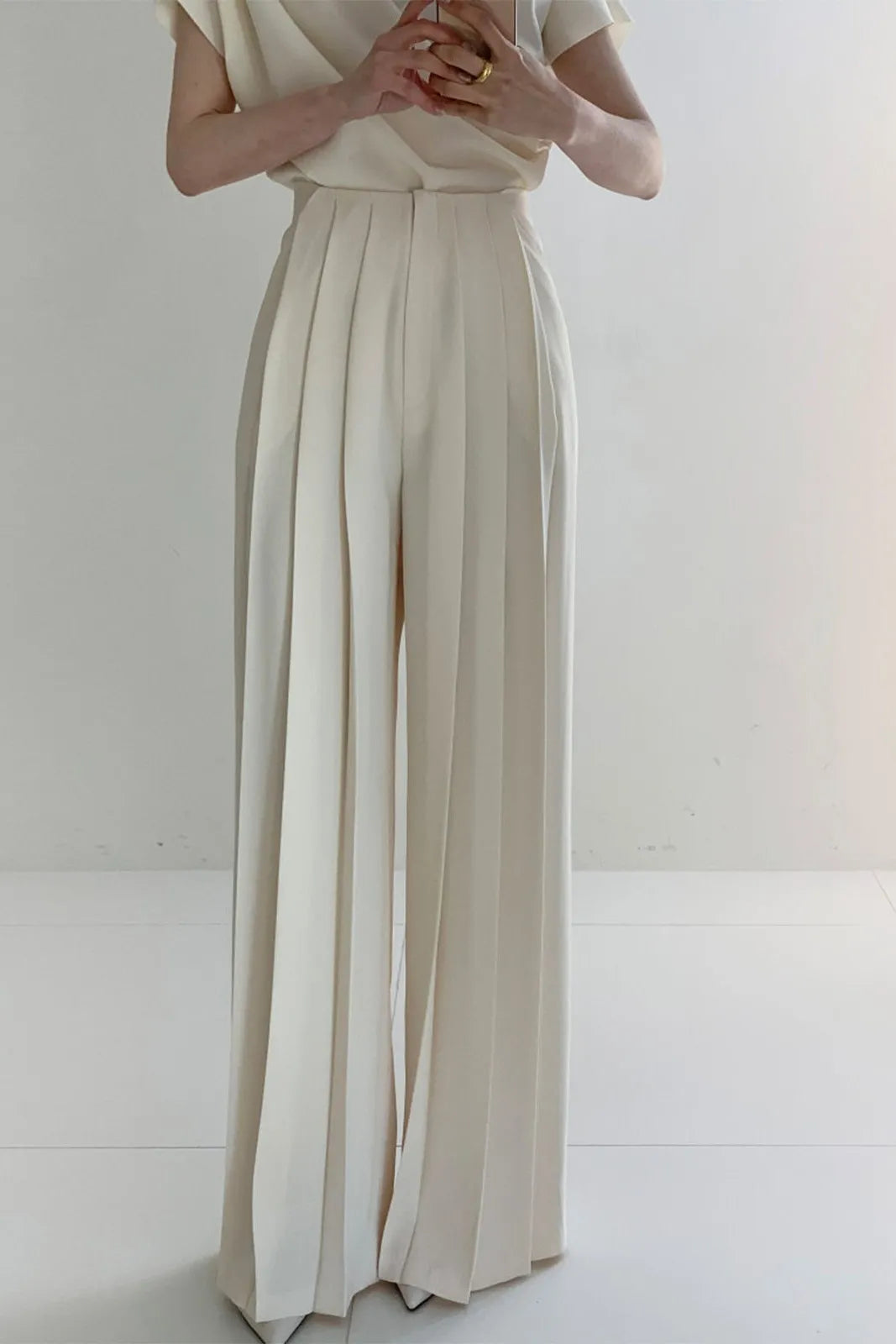 Saga Solid Pleated High Waist Wide Leg Pants