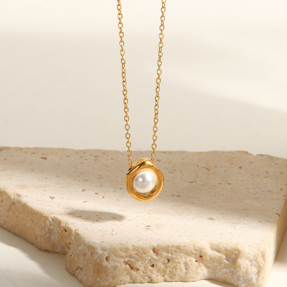 Selene Pearl Pendant Necklace