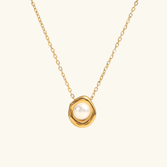 Selene Pearl Pendant Necklace