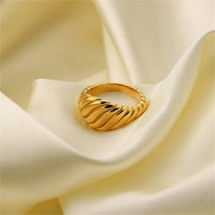 Selene Twist Gold Ring