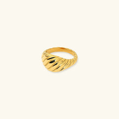 Selene Twist Gold Ring