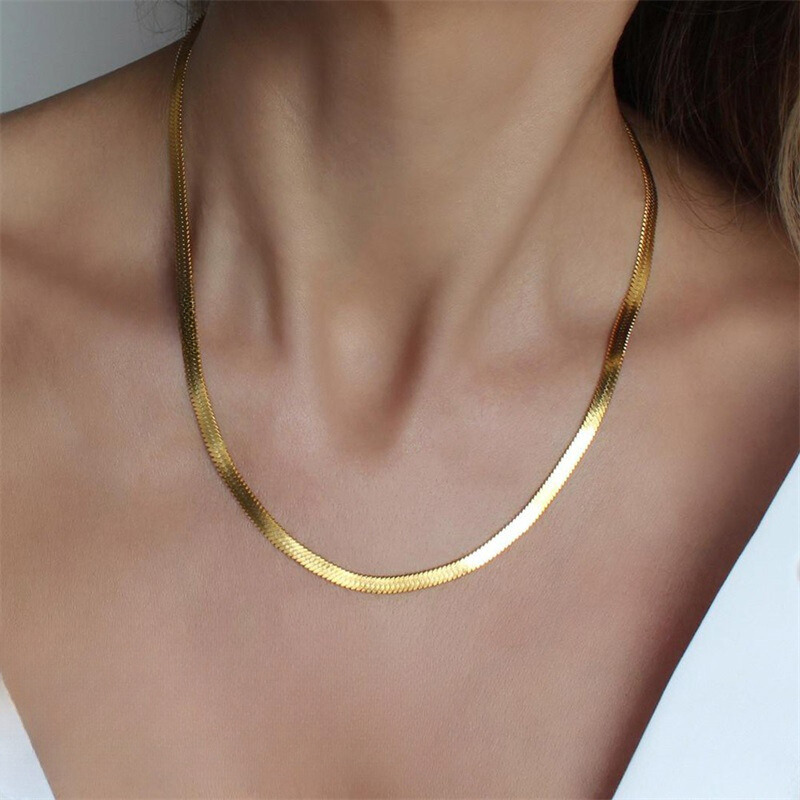 Sleek Grace - Gold Herringbone Necklace