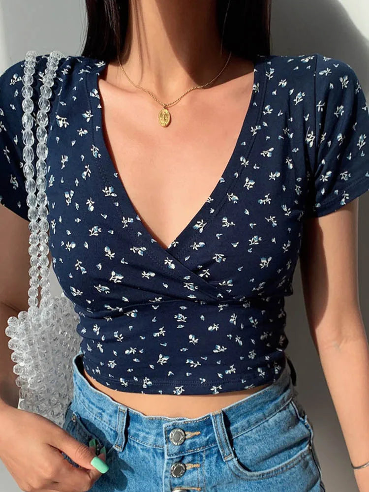 Summer French retro floral V-neck short-sleeved T-shirt Slim slimming wild high waist T-shirt women’s top