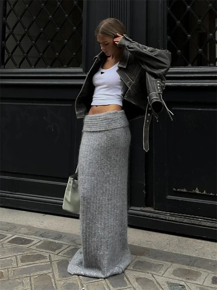 TARUXY Knitted High Waist Long Skirts For Women 2023 Retro Casual Loose Maxi Skirt Women’s Autumn Winter Elegant Skirt Female