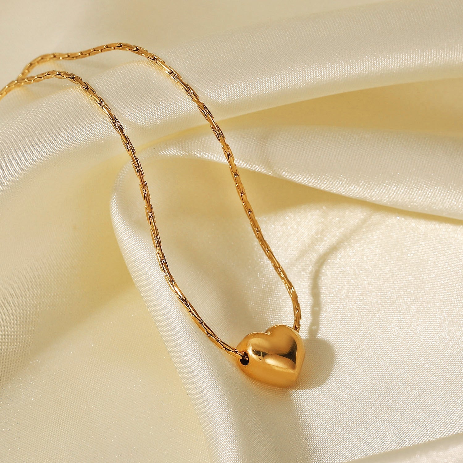 Timeless Heart - Gold Pendant Necklace