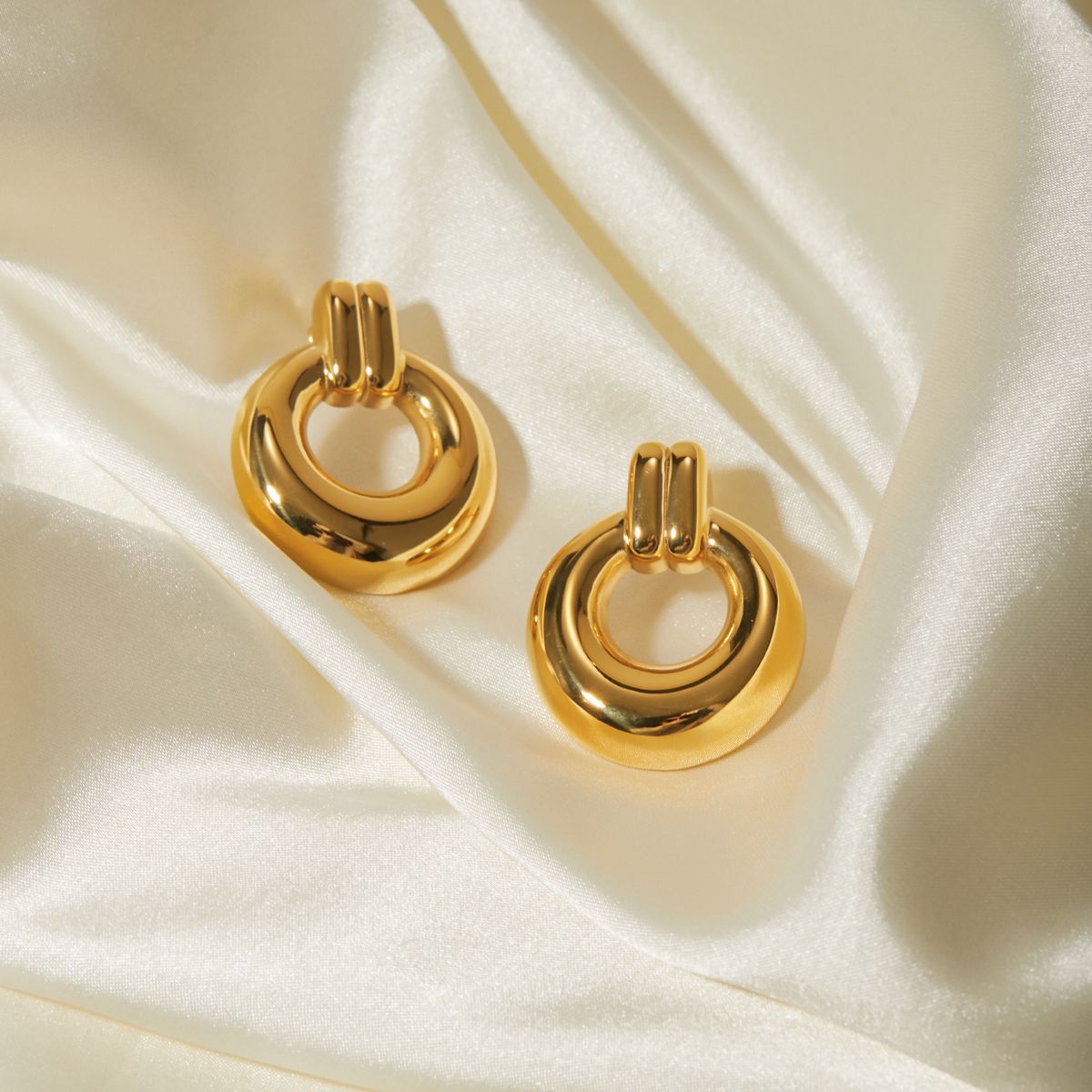 Valen Gold Knot Earrings