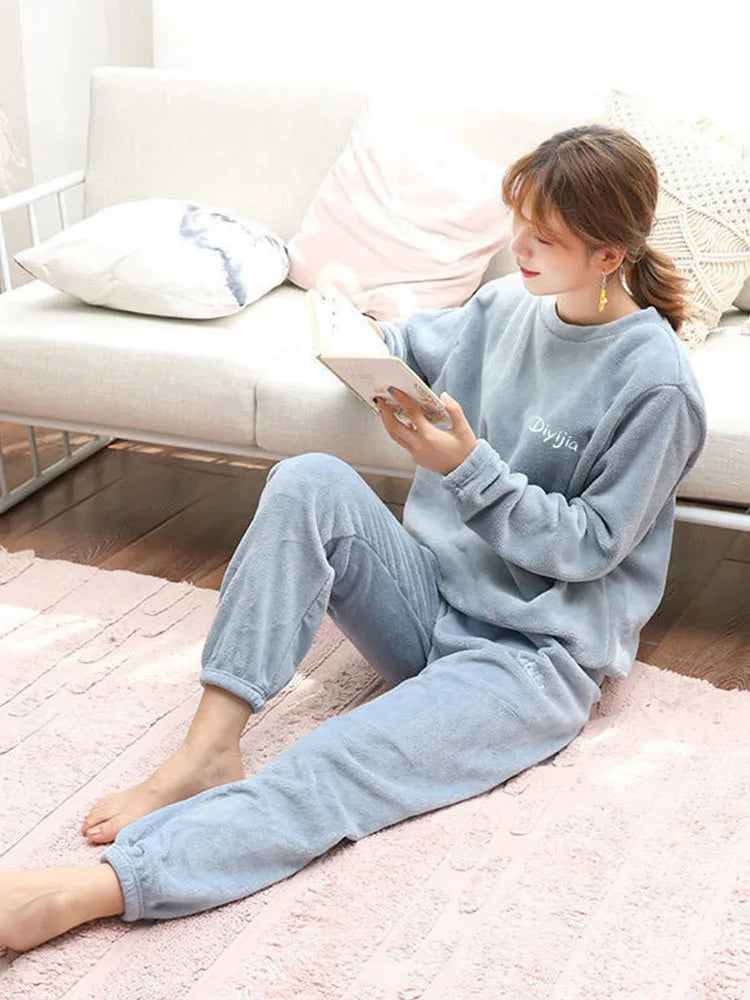 Women Velvet Pajama Set Loose Top And Elastic Waist Pants Home Casual Warm Woolen Suit Women 2024 Autumn Winter