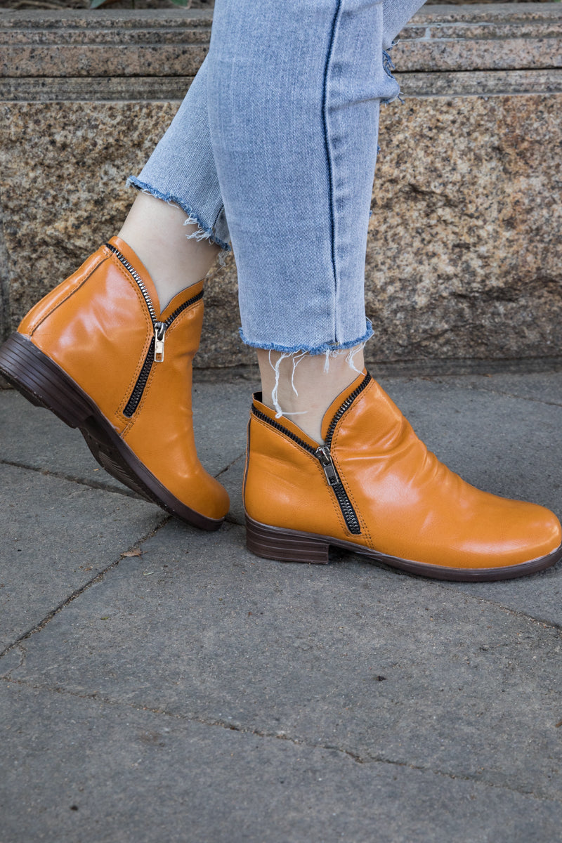 En Bloom | Zip Trim Ruched Ankle Boot