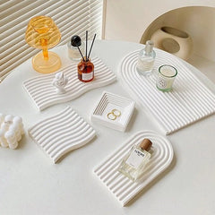 Nordic White Wavy Trays