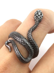 Vintage Asymmetric Silvering Snake Ring