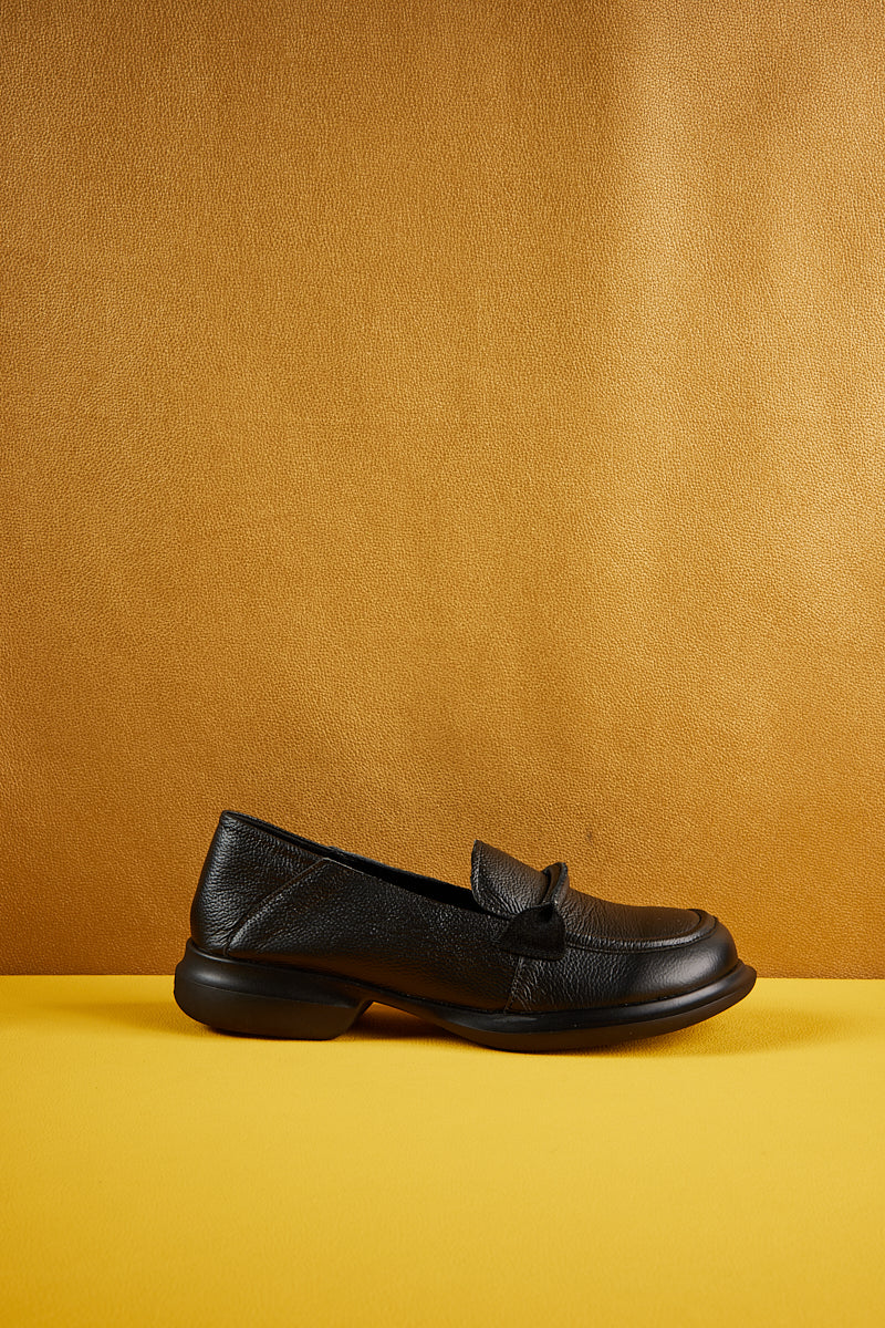 Rumour Has It | Simple Your Way Leather Loafer - Black