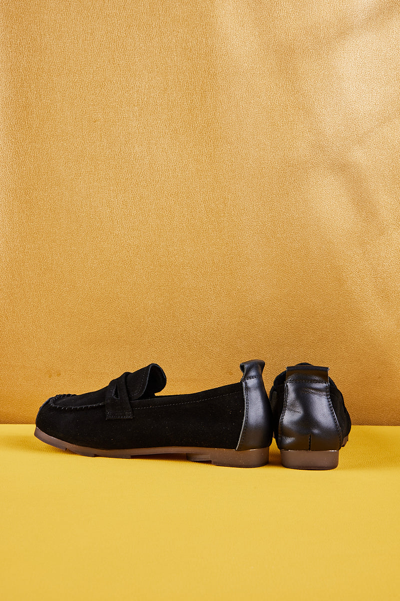 Rumour Has It | Walk It Suede Moccasin Loafer - Black