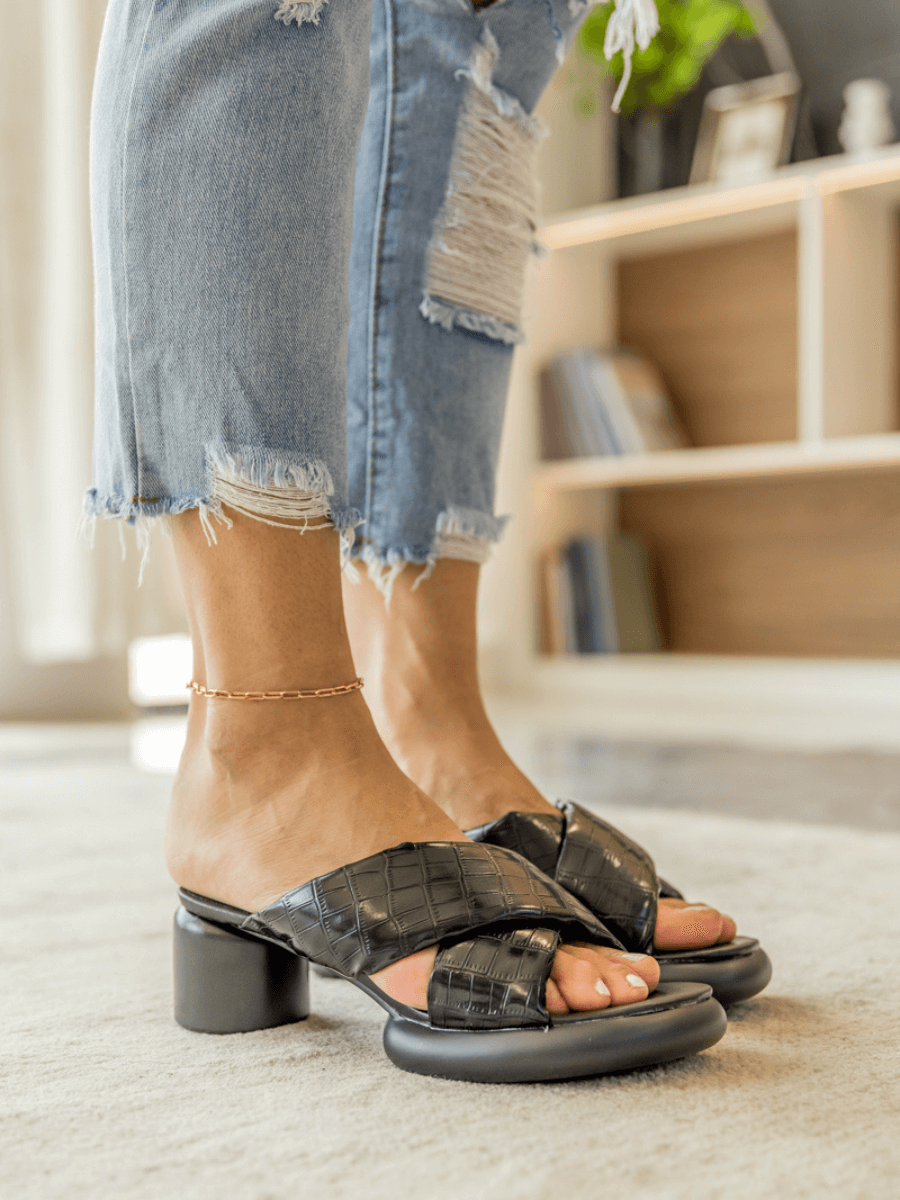 Jady Rose | Veronica Puffy Cross-Strap Leather Sandal - Black