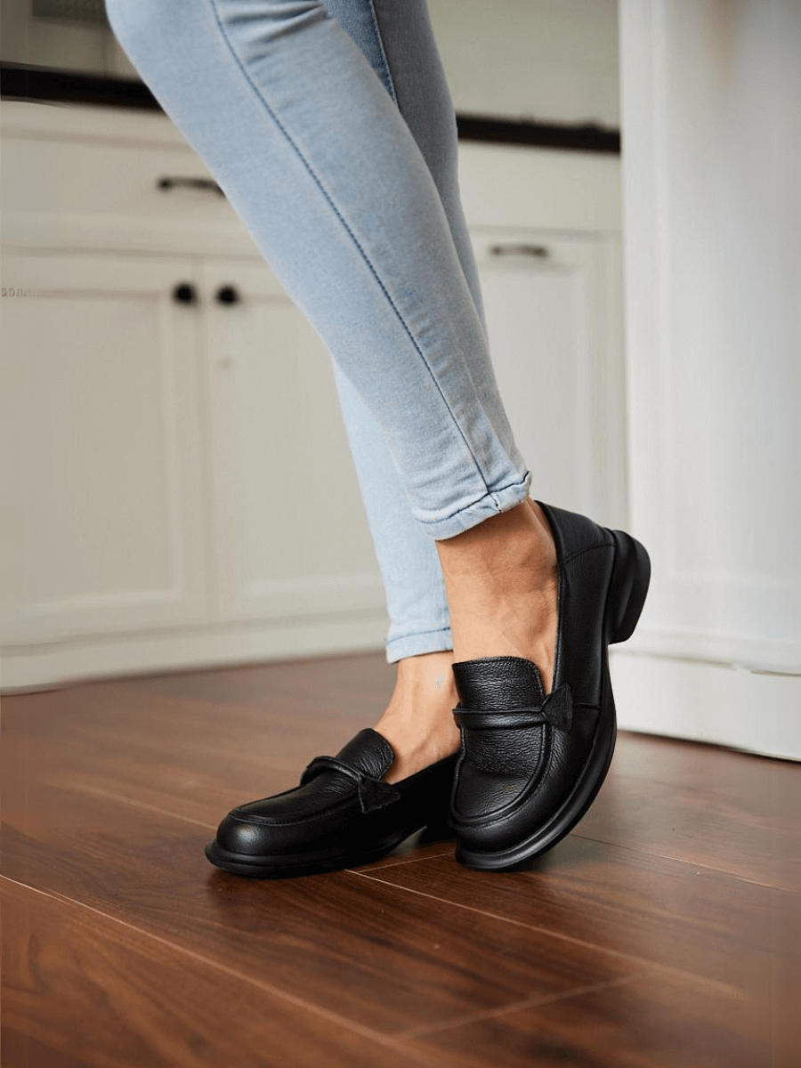 Rumour Has It | Simple Your Way Leather Loafer - Black