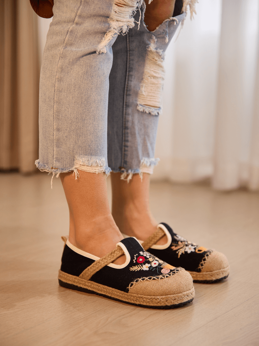 Cactus Rose | Kahului Embroidered Linen Espadrilles - Black