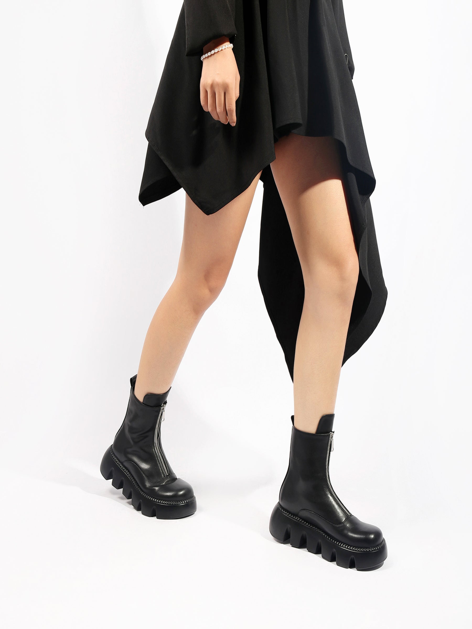 JADY ROSE | BLACK LEATHER FRONT ZIP CHELSEA BOOT