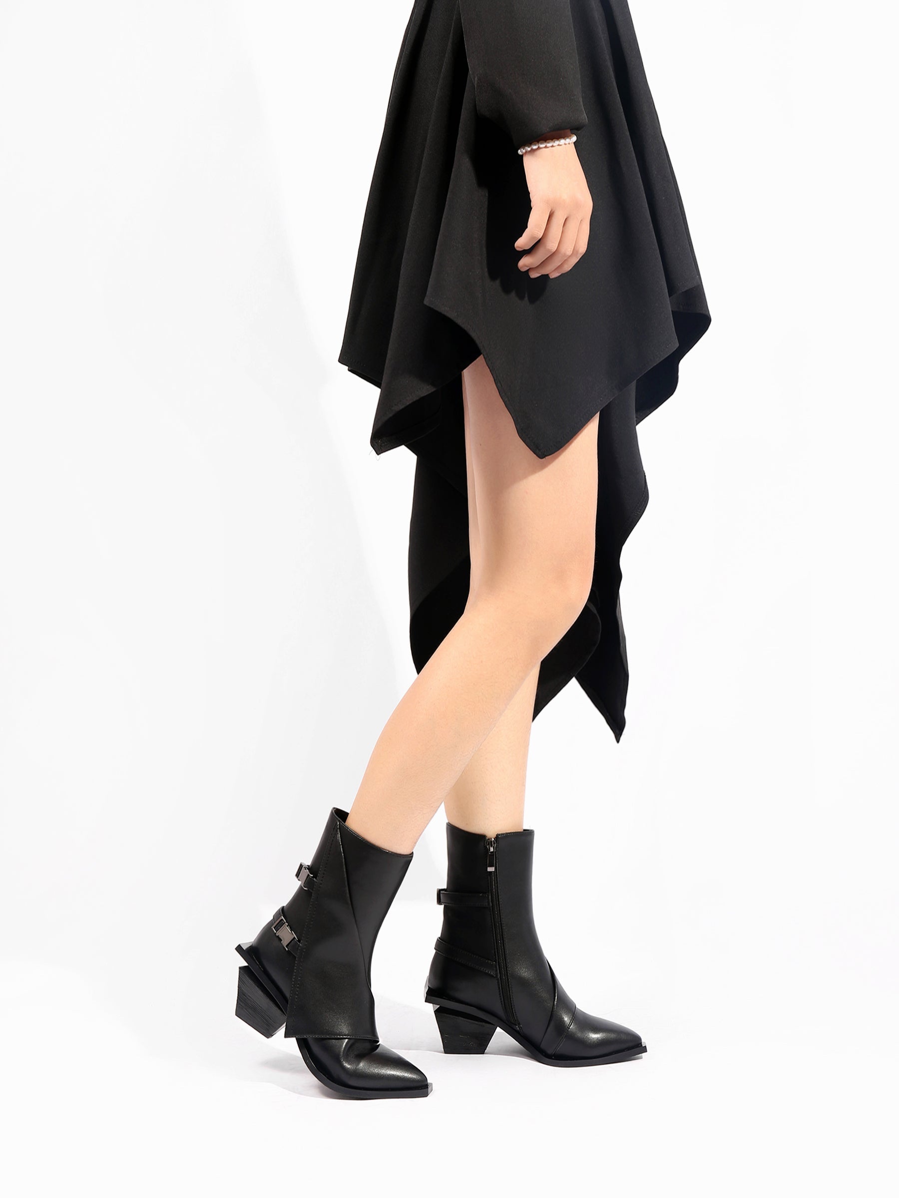 JADY ROSE | BLOCK HEEL LEATHER ANKLE BOOTIE - BLACK