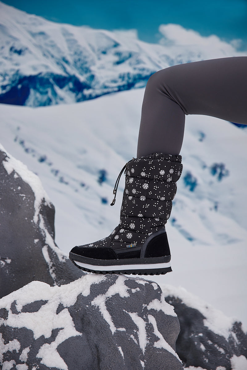 Frozen Princess | Snowing Kicker Water-Repellent Snow Boot - Black